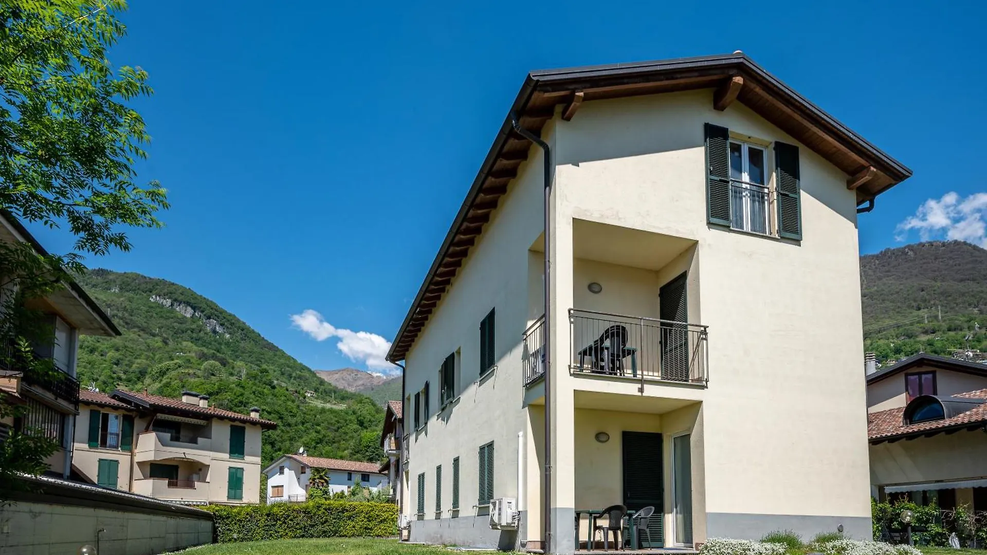 Apartment My Holidays New Eden Mansarda Domaso